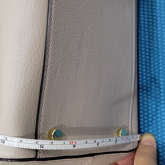 Kate Spade Hand Bag - Picture 6 of 10